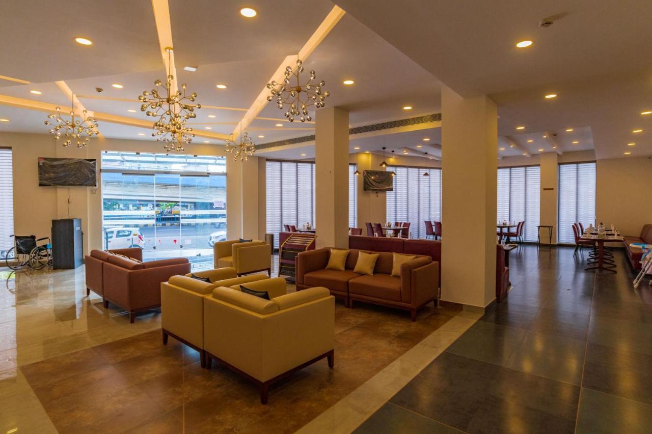Arctic Hotel Kochi Ngoại thất bức ảnh