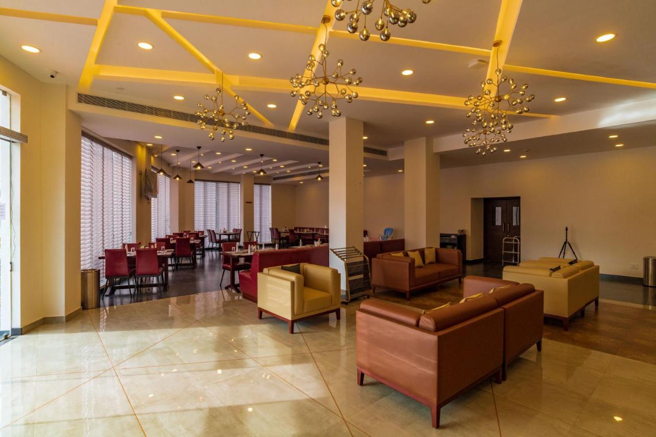 Arctic Hotel Kochi Ngoại thất bức ảnh