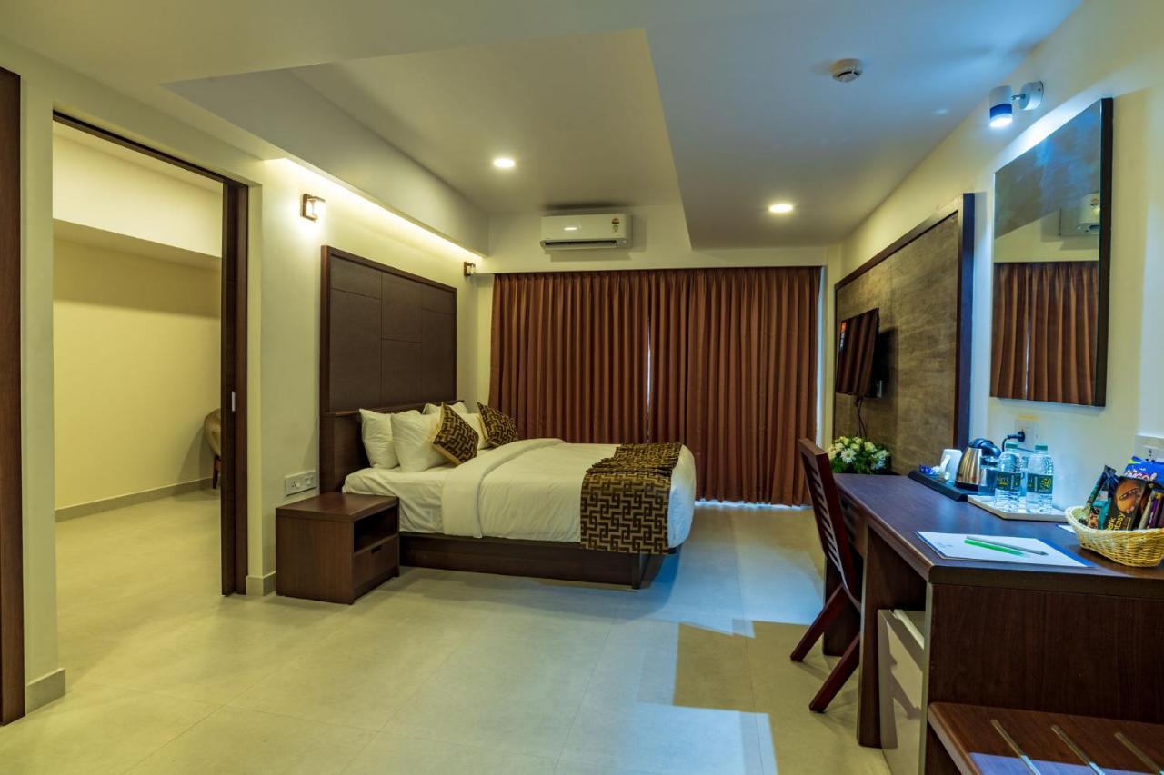 Arctic Hotel Kochi Ngoại thất bức ảnh