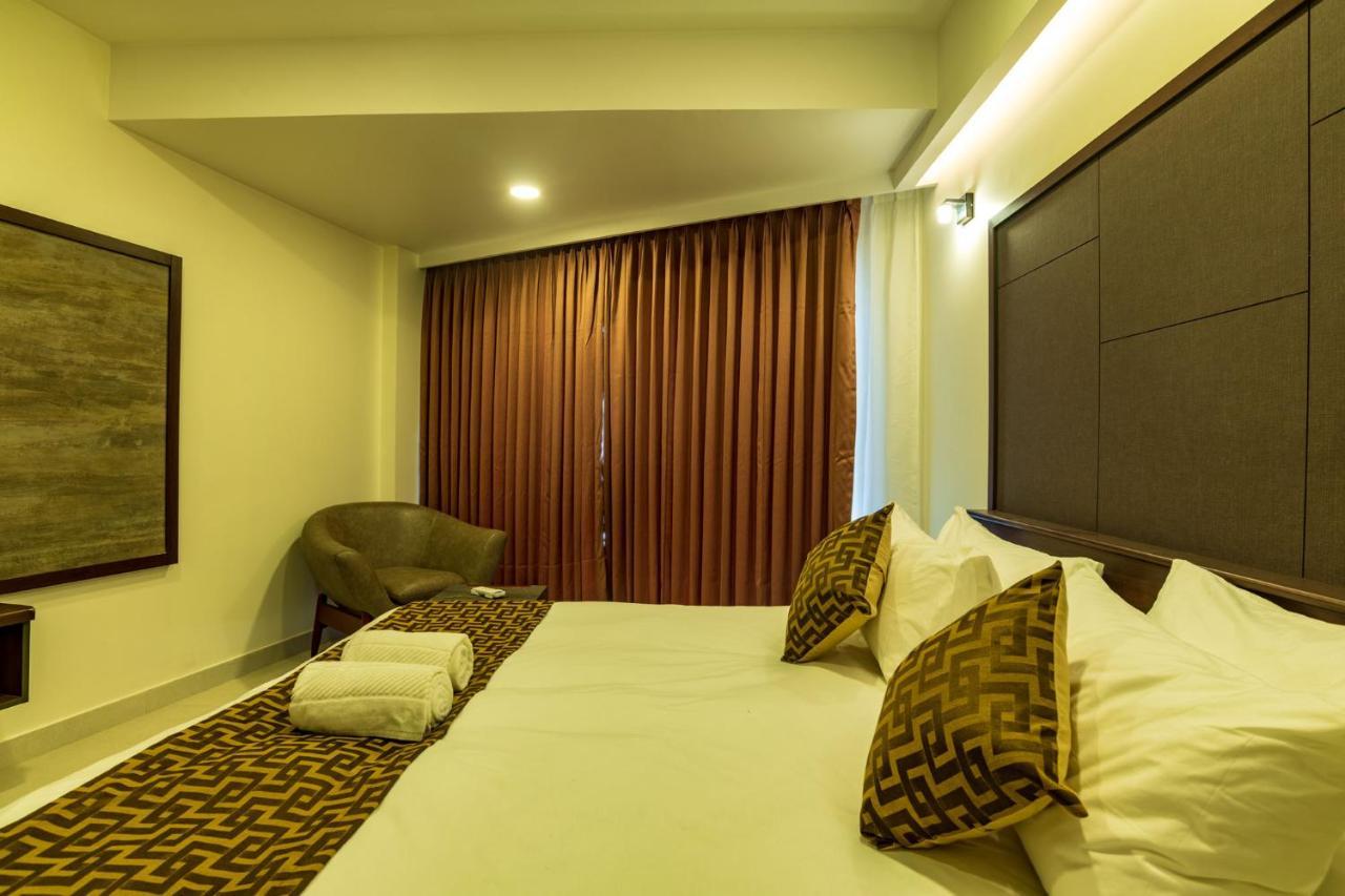 Arctic Hotel Kochi Ngoại thất bức ảnh